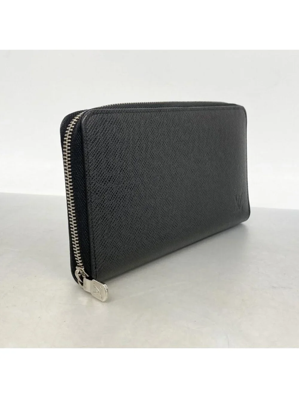 Louis Vuitton Wallet Taiga Zippy Organizer NM Ardoise